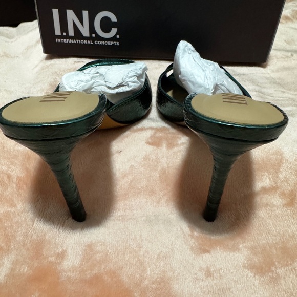 INC Women's Green High Heel Sandals - Picture 3 of 7